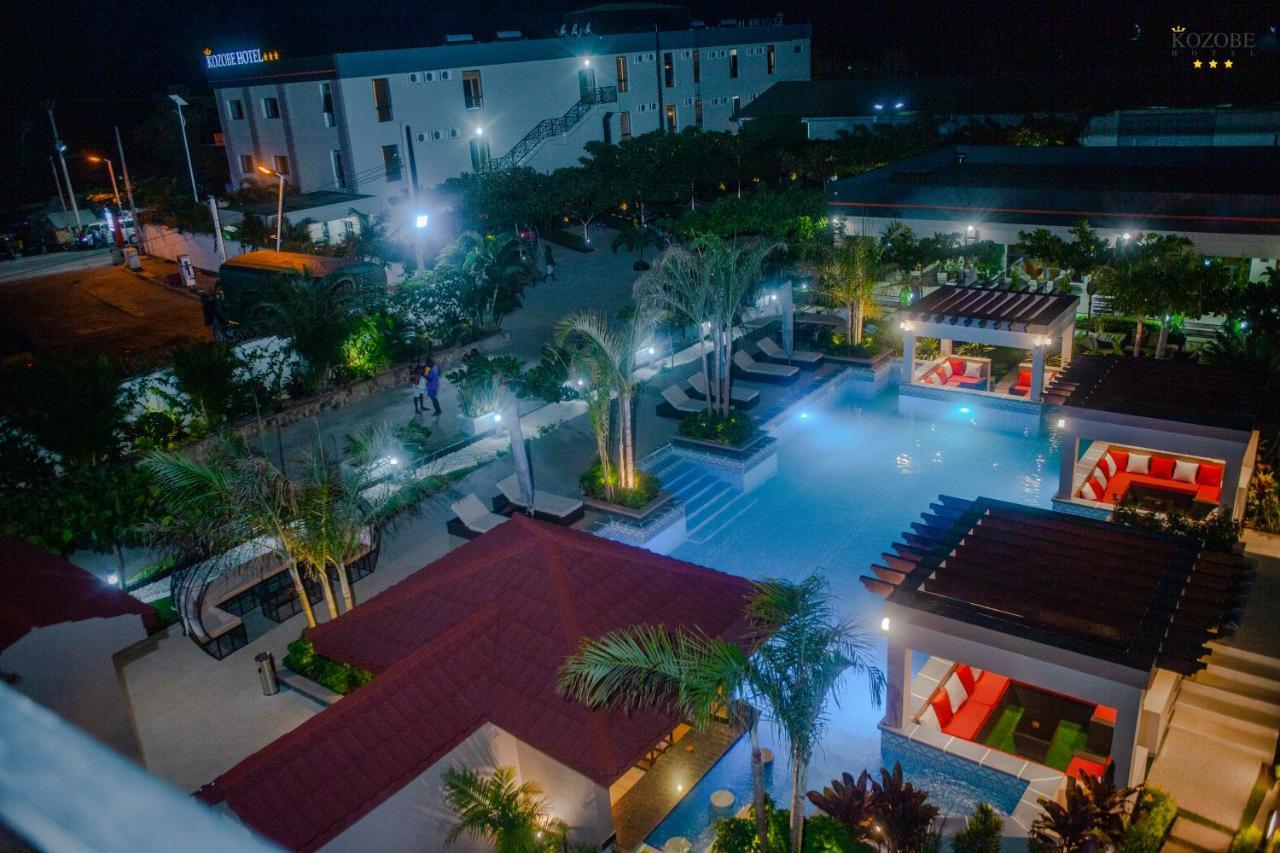 Kozobe Hotel Ambilobe Екстериор снимка