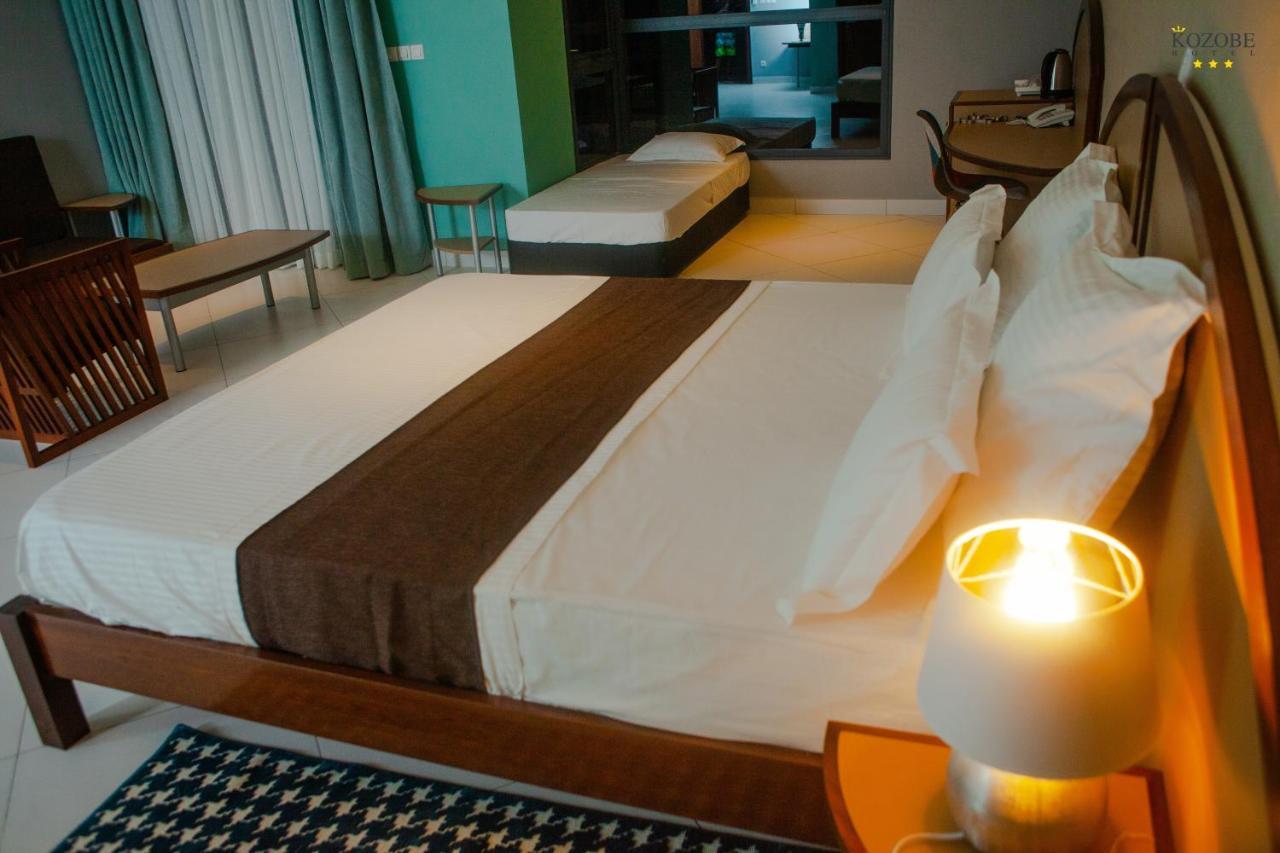 Kozobe Hotel Ambilobe Екстериор снимка
